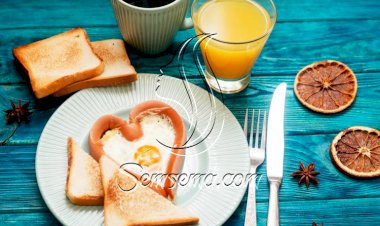 طريقة عمل قلوب السوسيس بالبيض