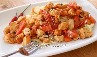 طريقة عمل الإسباجيتي بالطماطم والدجاج