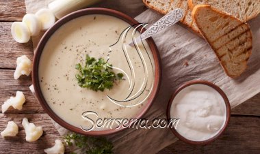 طريقة عمل شوربة القرنبيط الكريمي بالكراث