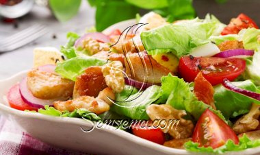 طريقة عمل سلطة بقطع الدجاج وعين الجمل
