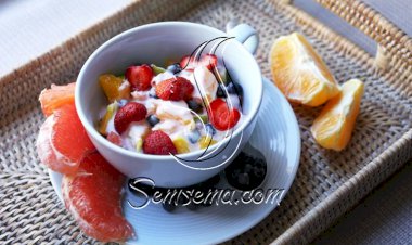 طريقة عمل سلطة الفواكة بالزبادي