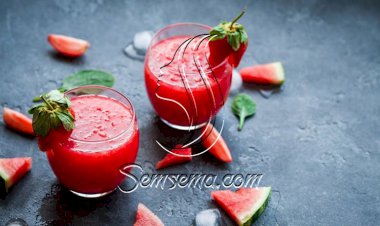 طريقة عمل عصير البطيخ والفراولة باللبن