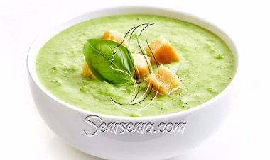 طريقة عمل شوربة البروكلي والبسلة بالكريمة