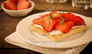 طريقة عمل توست بالجبن الكريمى والفراولة