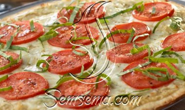 طريقة عمل بيتزا بالريحان وصوص الألفريدو