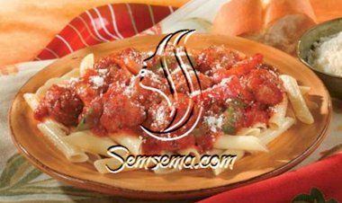 طريقة عمل المكرونة بالسجق والفلفل