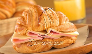 طريقة عمل ساندويتش كرواسون لانشون بالجبنة