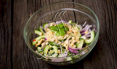 طريقة عمل سلطة الخيار التايلاندي