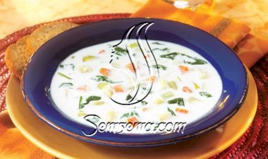 طريقة عمل شوربة البطاطس والكراث بالثوم