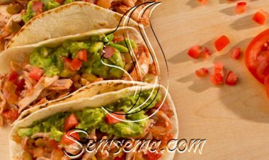 طريقة عمل تاكو الدجاج بالصوص الحار