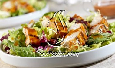 طريقة عمل سلطة الدجاج بالطماطم الآسيوية