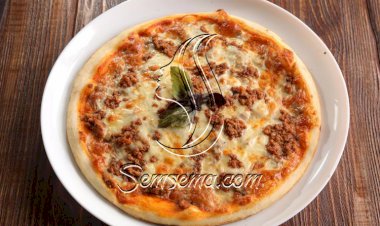 طريقة عمل بيتزا باللحمه المفرومة