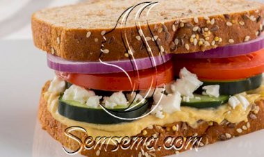 طريقة عمل ساندويتش الحمص بالخيار والجبن