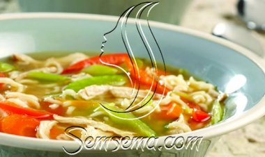 طريقة عمل شوربة بقطع الدجاج والنودلز