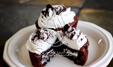 طريقة عمل كب كيك بحشوة الأوريو