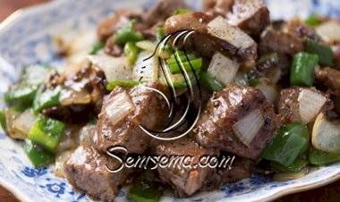 طريقة عمل مكعبات اللحم بالبصل والفلفل المكسيكية