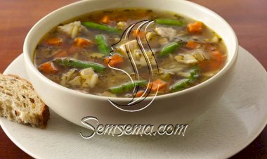 طريقة عمل شوربة ديك رومي بالبطاطا الحلوة للكريسماس