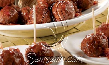 طريقة عمل كرات اللحم بصوص الطماطم الحار