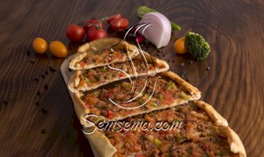 طريقة عمل الخبز التركي باللحمة المفرومة