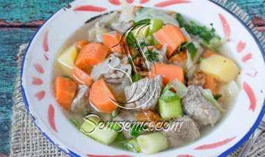 طريقة عمل شوربة بطاطس باللحمة والجزر