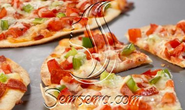 طريقة عمل بيتزا البيبروني بخبز التورتيللا