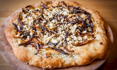 طريقة عمل بيتزا بالبصل المكرمل