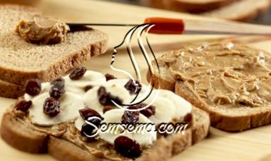 طريقة عمل ساندويتش الموز والزبيب