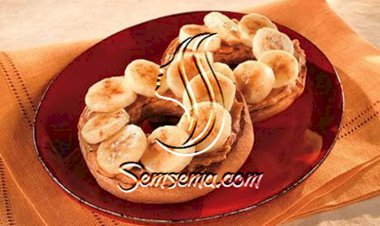 طريقة عمل البيجل بالموز وزبدة الفول السوداني