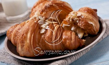 طريقة عمل الكرواسون باللوز