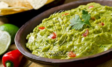 طريقة عمل سلطة الأفوكادو المهروسة بالليمون