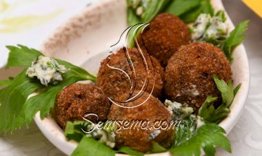 طريقة عمل كرات الجبن بالسجق