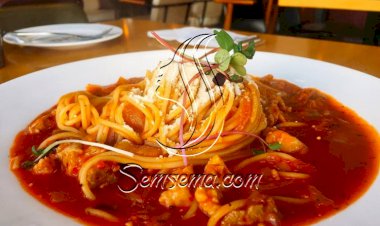 طريقة عمل شوربة الإسباجيتي بصلصة الطماطم