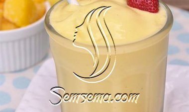 طريقة عمل سموثي المانجو والفراولة بالموز