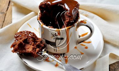 طريقة عمل كوب كيك الشيكولاتة بالكراميل