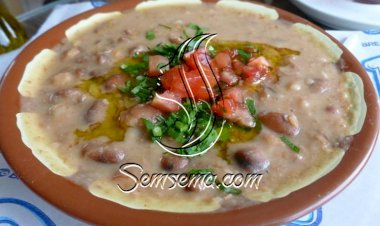 طريقة عمل فول مدمس بالبصل الأخضر