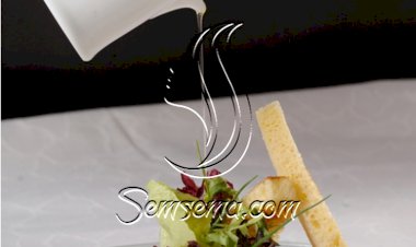 السالمون المدخن مع الخس