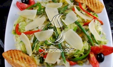 سلطة الخضار والجبن