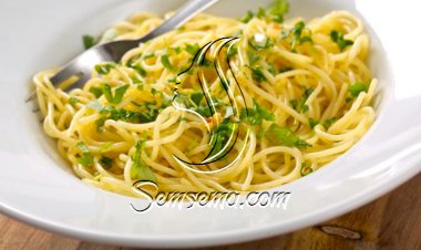 مكرونة بالثوم والبقدونس