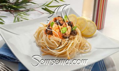 مكرونة فيليه الدجاج بالطماطم والزيتون