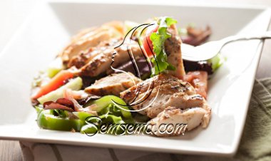 سلطة دجاج بالخضار