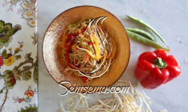 نودلز مع السمسم والفول السوداني... سهل وسريع