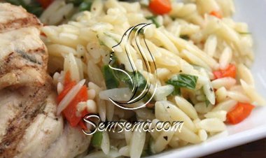 طبق الأورزو بالليمون والزبدة والفلفل الأحمر