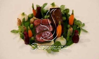 شرائح فيليه اللحم مع الصلصة الباريسية