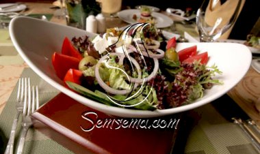 السلطة الخضراء