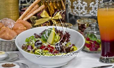 سلطة الخسّ مع الجوز