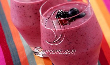 حاربي سرطان الثدي مع سموثي الفراولة