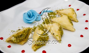 وربات بالقشدة والفستق اللذيذة والشهية