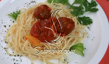 فاجئي أطفالكِ بالمعكرونة مع اللحم