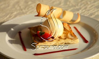 تارت التفاح والآيس كريم الشهي من فرنسا
