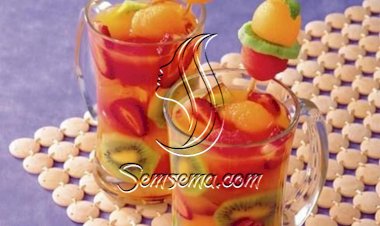 عصير الفاكهة الطازج المنعش